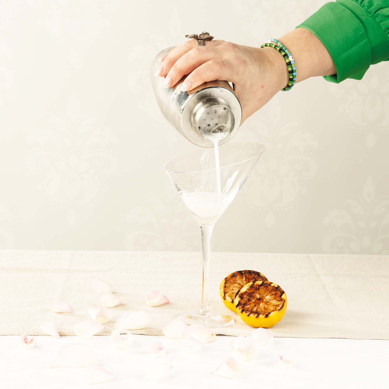 Drinken White Lady i ett Martiniglas